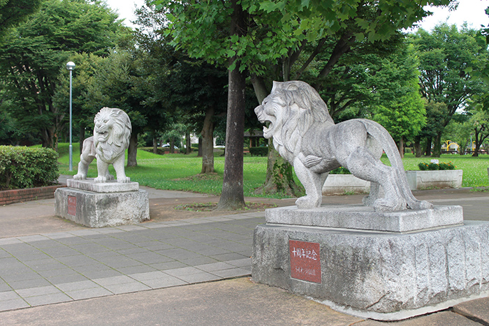 早稲田公園<br>ライオン像